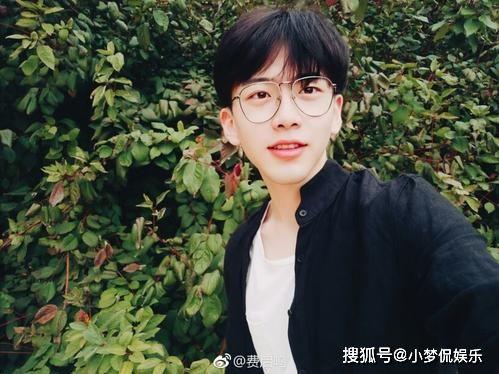 网红落落熊吃瓜视频,揭秘娱乐圈幕后真相